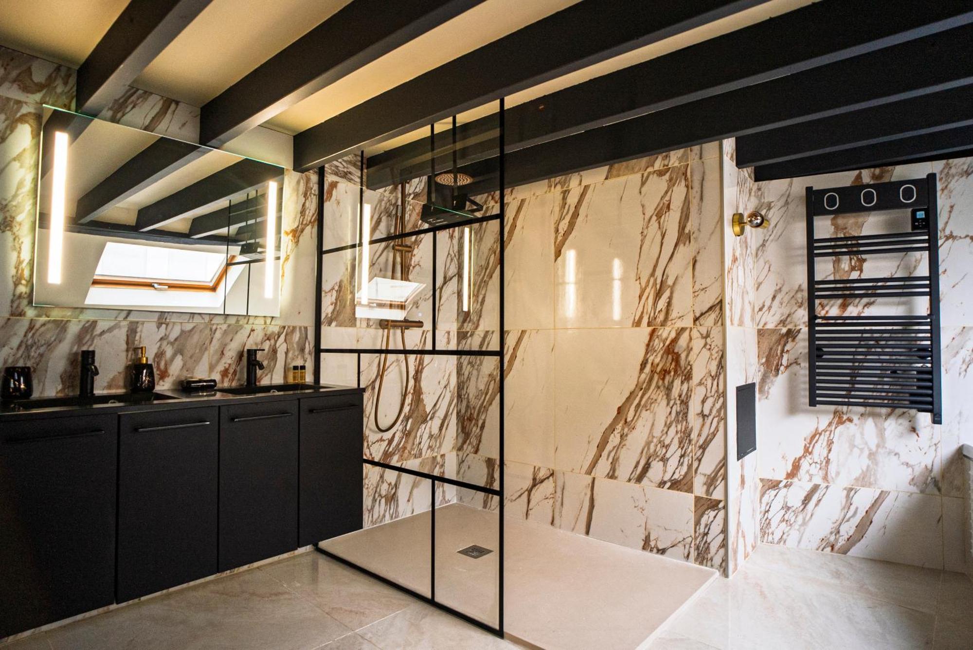 La Marble - Balneo & Sauna Apartment *