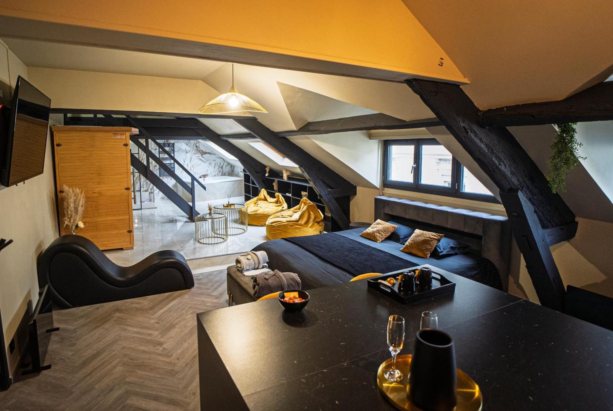 La Marble - Balneo & Sauna Apartment