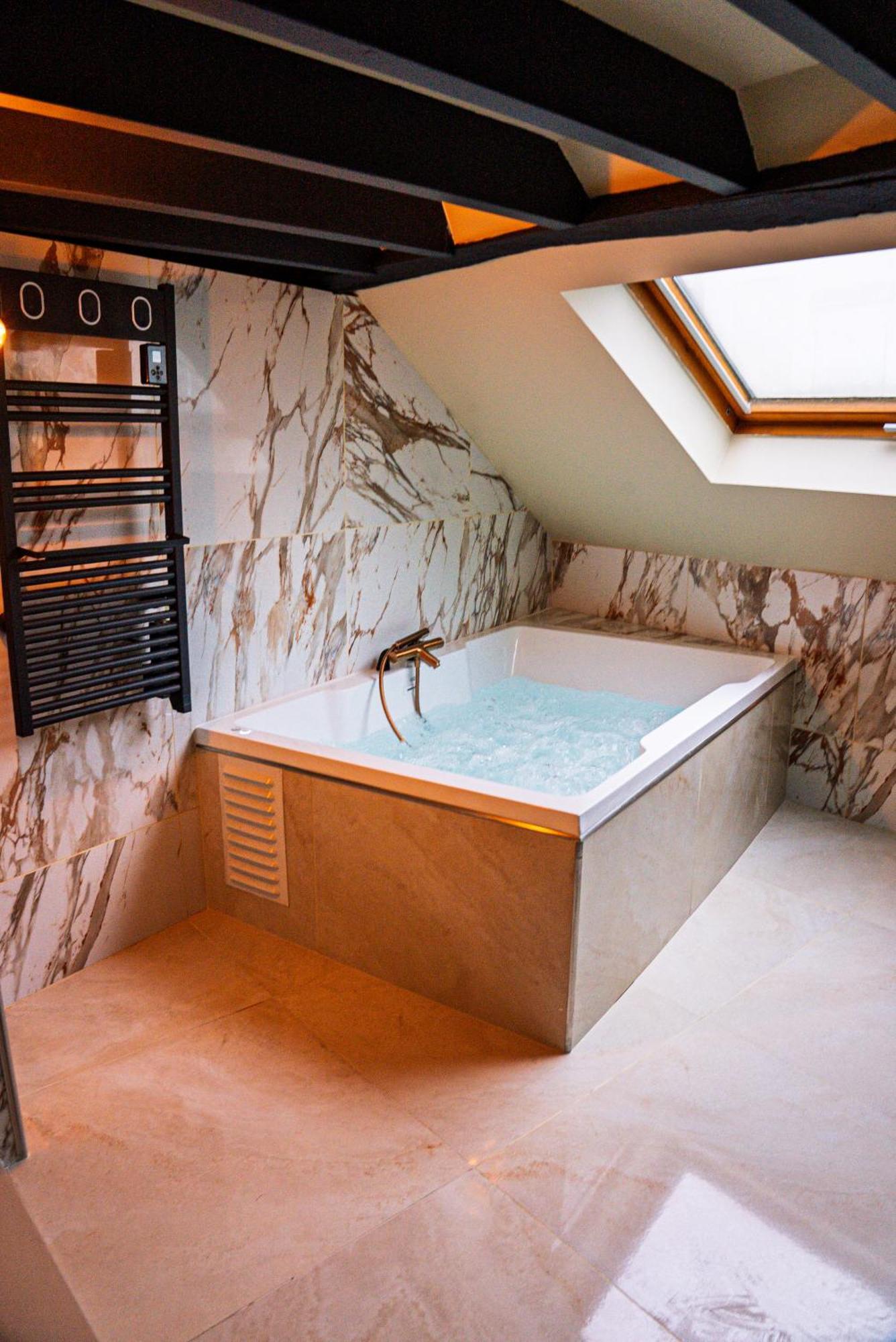 La Marble - Balneo & Sauna Apartment Angers